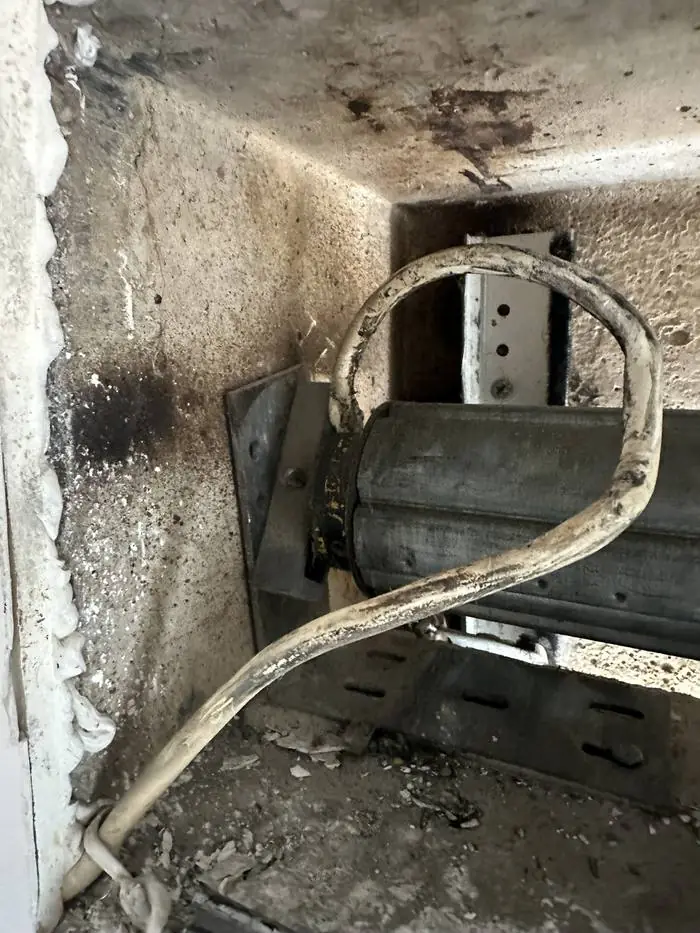 Dépannage d'urgence : câble d'alimentation de volet roulant endommagé, Vitry-sur-Seine