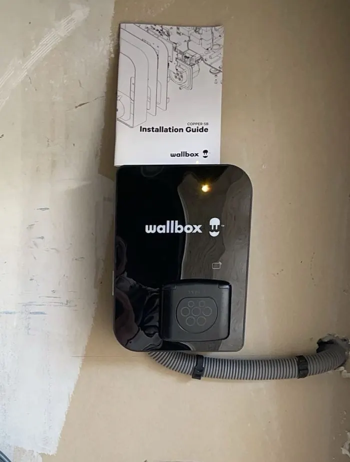 Après - borne de recharge Wallbox installée et raccordée